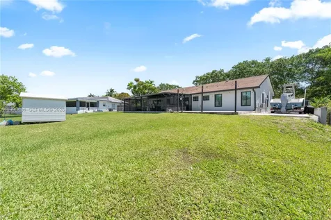 18462 SW 88th Place Cutler Bay FL 33157