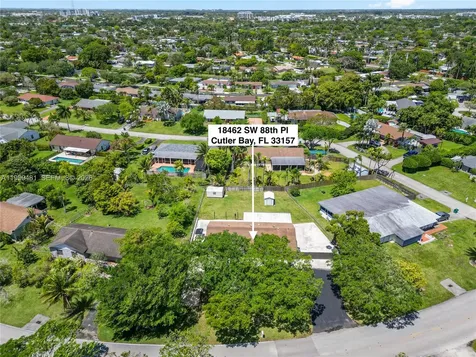18462 SW 88th Place Cutler Bay FL 33157