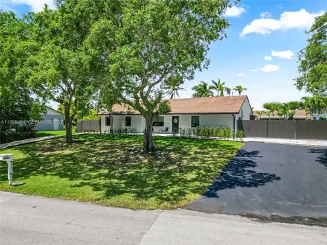 18462 SW 88th Place Cutler Bay FL 33157