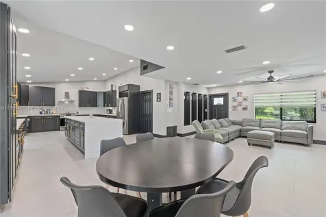 18462 SW 88th Place Cutler Bay FL 33157