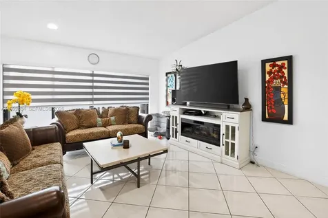 6445 W Pinehurst Circle W Tamarac FL 33321