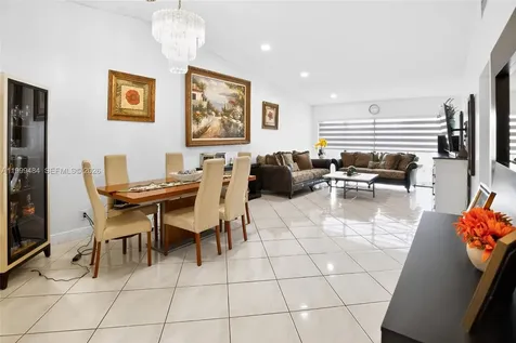 6445 W Pinehurst Circle W Tamarac FL 33321