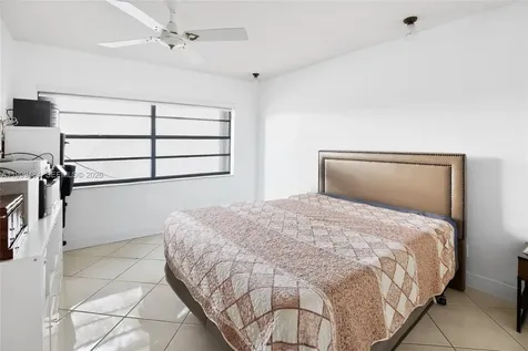 6445 W Pinehurst Circle W Tamarac FL 33321