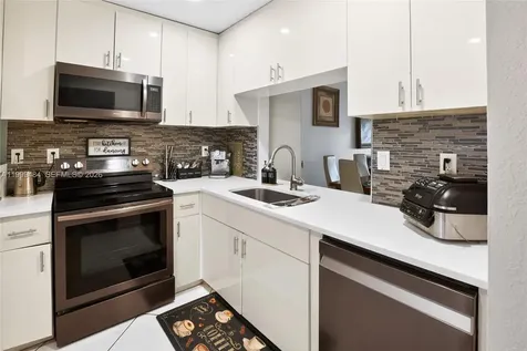 6445 W Pinehurst Circle W Tamarac FL 33321