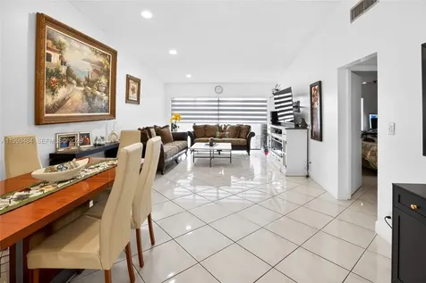 6445 W Pinehurst Circle W Tamarac FL 33321