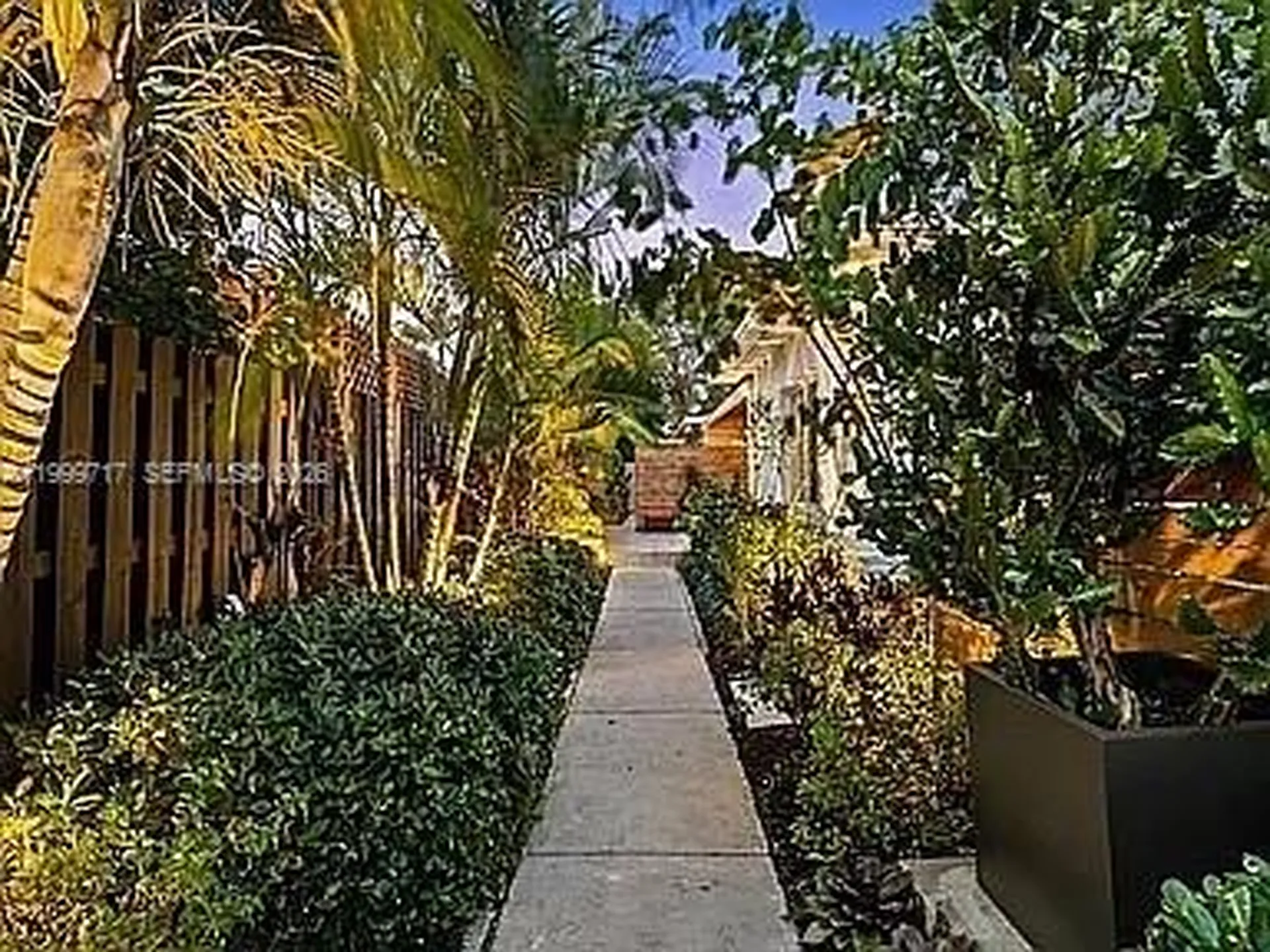808 NE 17th Way Fort Lauderdale FL 33304