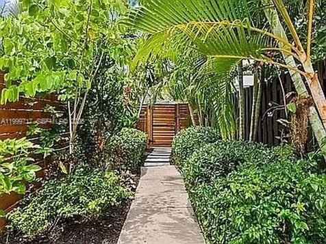 808 NE 17th Way Fort Lauderdale FL 33304