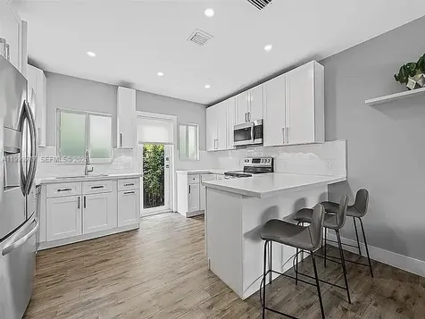 808 NE 17th Way Fort Lauderdale FL 33304