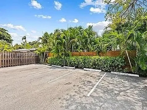 808 NE 17th Way Fort Lauderdale FL 33304