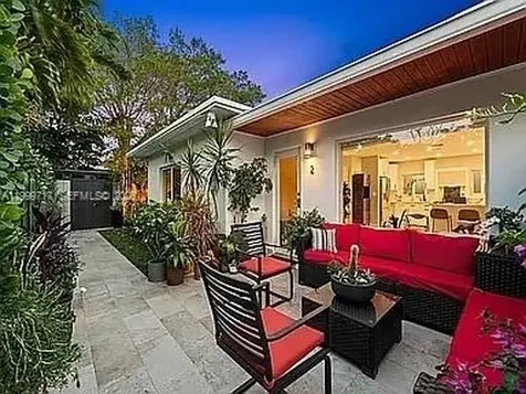 808 NE 17th Way Fort Lauderdale FL 33304