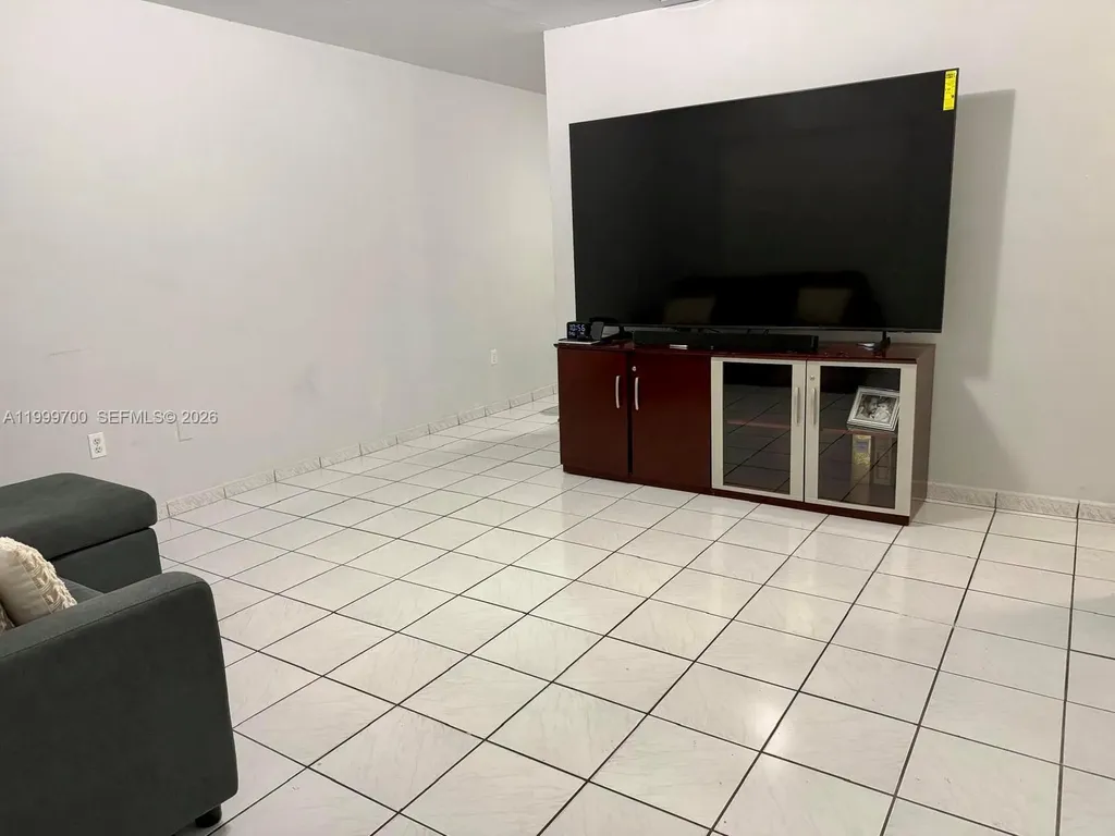 2732 NW 16th Terrace Miami FL 33125