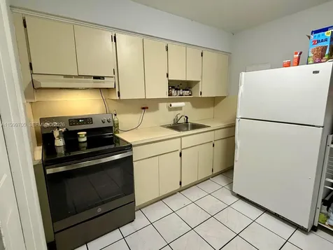 2732 NW 16th Terrace Miami FL 33125