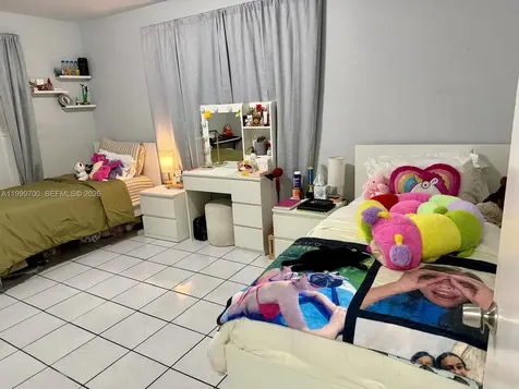 2732 NW 16th Terrace Miami FL 33125