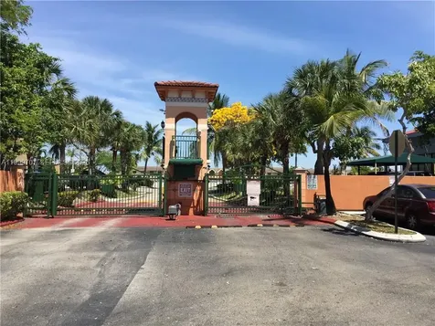 8428 NW 103rd Street Hialeah Gardens FL 33016
