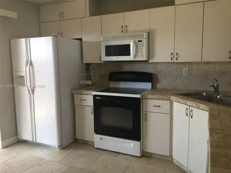 8428 NW 103rd Street Hialeah Gardens FL 33016