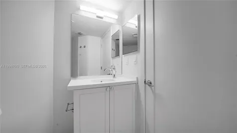 555 NE 34th Street Miami FL 33137