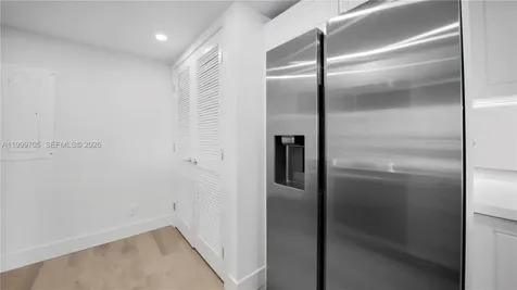 555 NE 34th Street Miami FL 33137