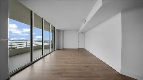555 NE 34th Street Miami FL 33137
