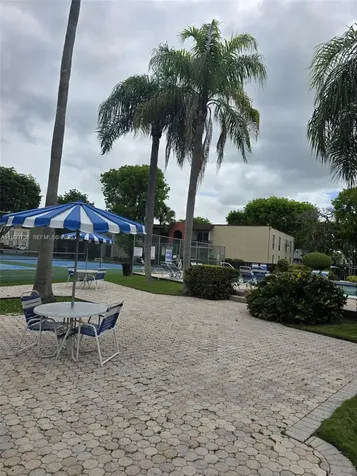 10786 N Kendall Drive Miami FL 33176