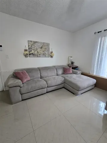 10786 N Kendall Drive Miami FL 33176