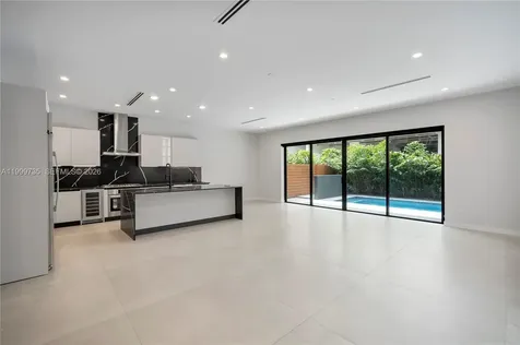 2960 W Trade Avenue Coconut Grove FL 33133
