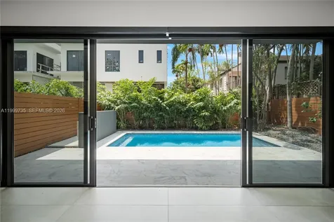 2960 W Trade Avenue Coconut Grove FL 33133