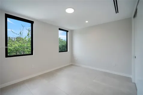 2960 W Trade Avenue Coconut Grove FL 33133