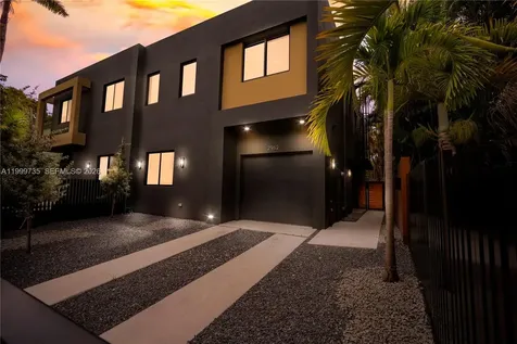 2960 W Trade Avenue Coconut Grove FL 33133