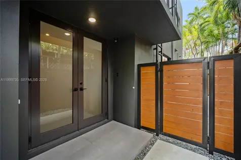 2960 W Trade Avenue Coconut Grove FL 33133