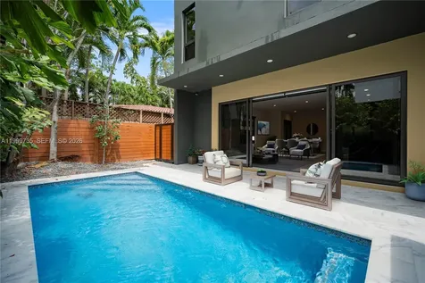 2960 W Trade Avenue Coconut Grove FL 33133