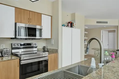 17555 Atlantic Boulevard Sunny Isles Beach FL 33160