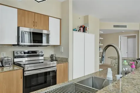 17555 Atlantic Boulevard Sunny Isles Beach FL 33160