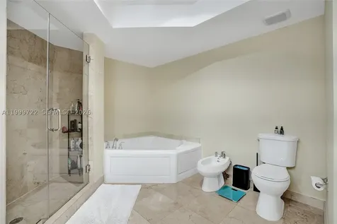 17555 Atlantic Boulevard Sunny Isles Beach FL 33160