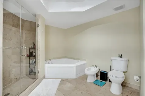 17555 Atlantic Boulevard Sunny Isles Beach FL 33160