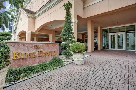 17555 Atlantic Boulevard Sunny Isles Beach FL 33160