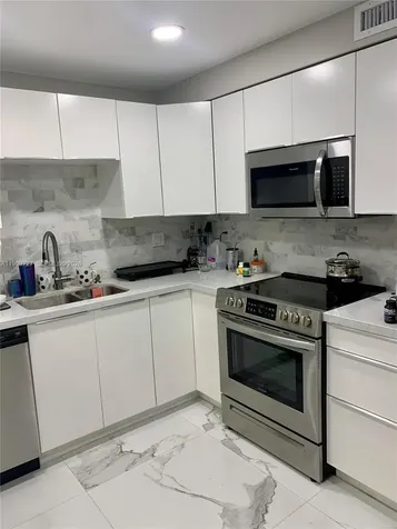 600 Parkview Drive Hallandale Beach FL 33009