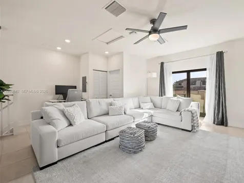 4654 NW 83rd Path Doral FL 33166