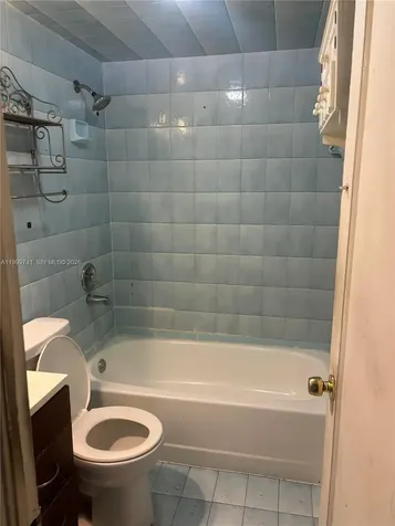 1733 NW 40th Street Miami FL 33142