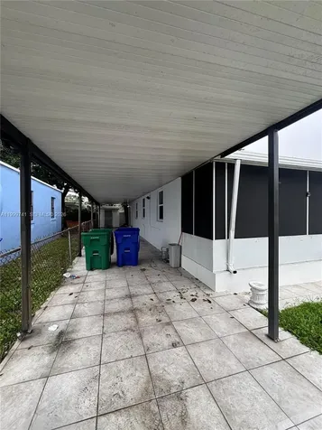 1733 NW 40th Street Miami FL 33142