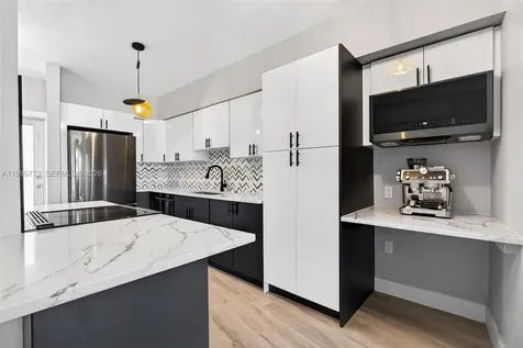 2500 Diana Drive Hallandale Beach FL 33009