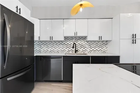 2500 Diana Drive Hallandale Beach FL 33009