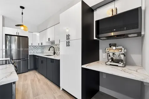 2500 Diana Drive Hallandale Beach FL 33009