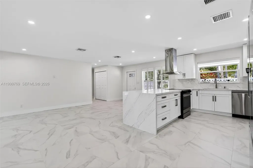 4010 NE 22nd Avenue Lighthouse Point FL 33064