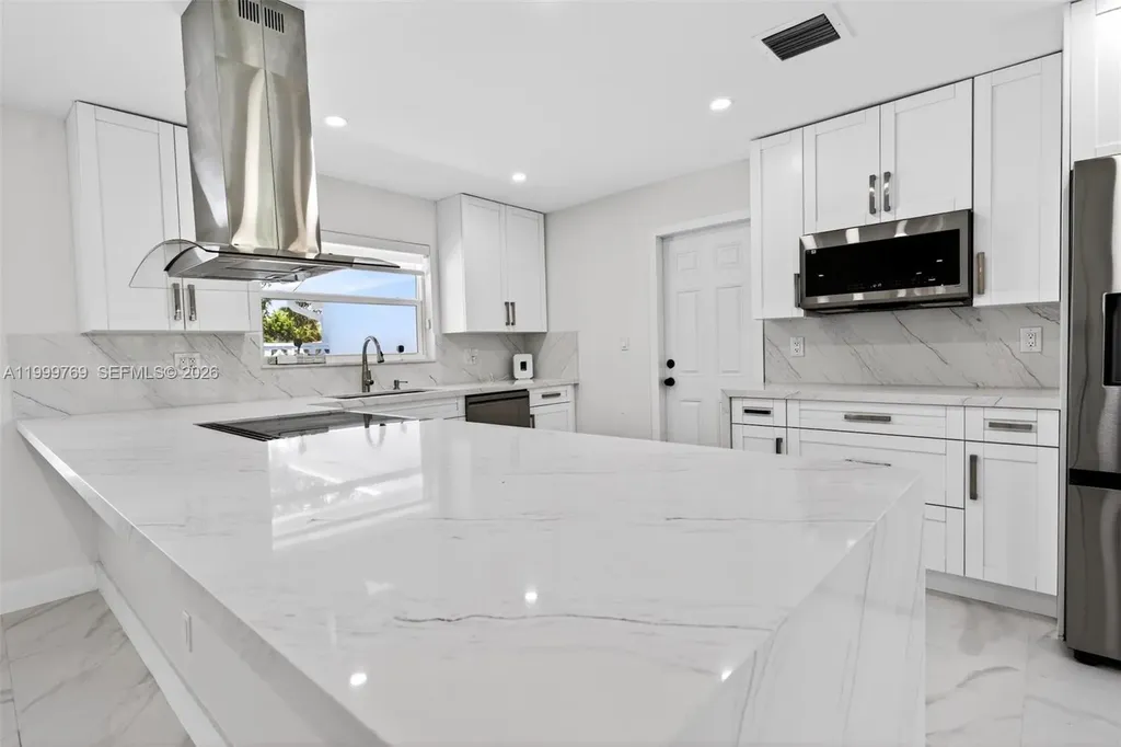 4010 NE 22nd Avenue Lighthouse Point FL 33064