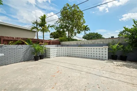 281 Pocatella Street Miami Springs FL 33166