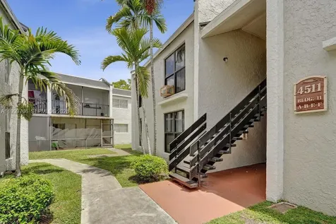 4511 Treehouse Lane Tamarac FL 33319