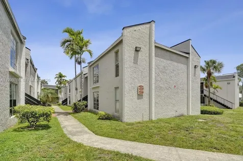 4511 Treehouse Lane Tamarac FL 33319