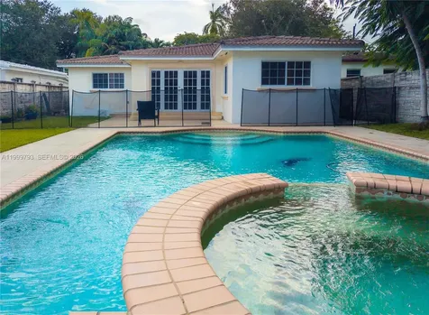 5781 SW 25th Street Miami FL 33155