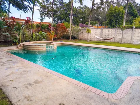 5781 SW 25th Street Miami FL 33155