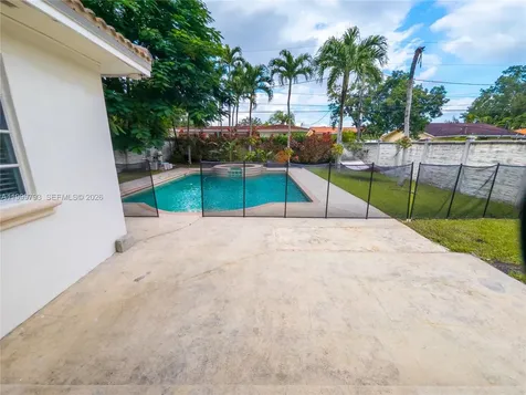 5781 SW 25th Street Miami FL 33155